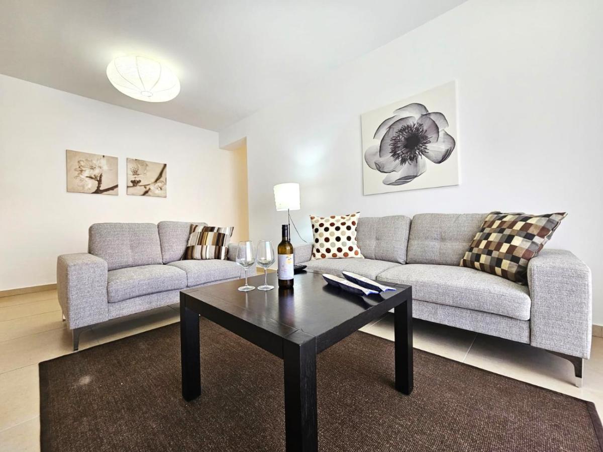 Elysia Park Apartments Пафос Екстериор снимка