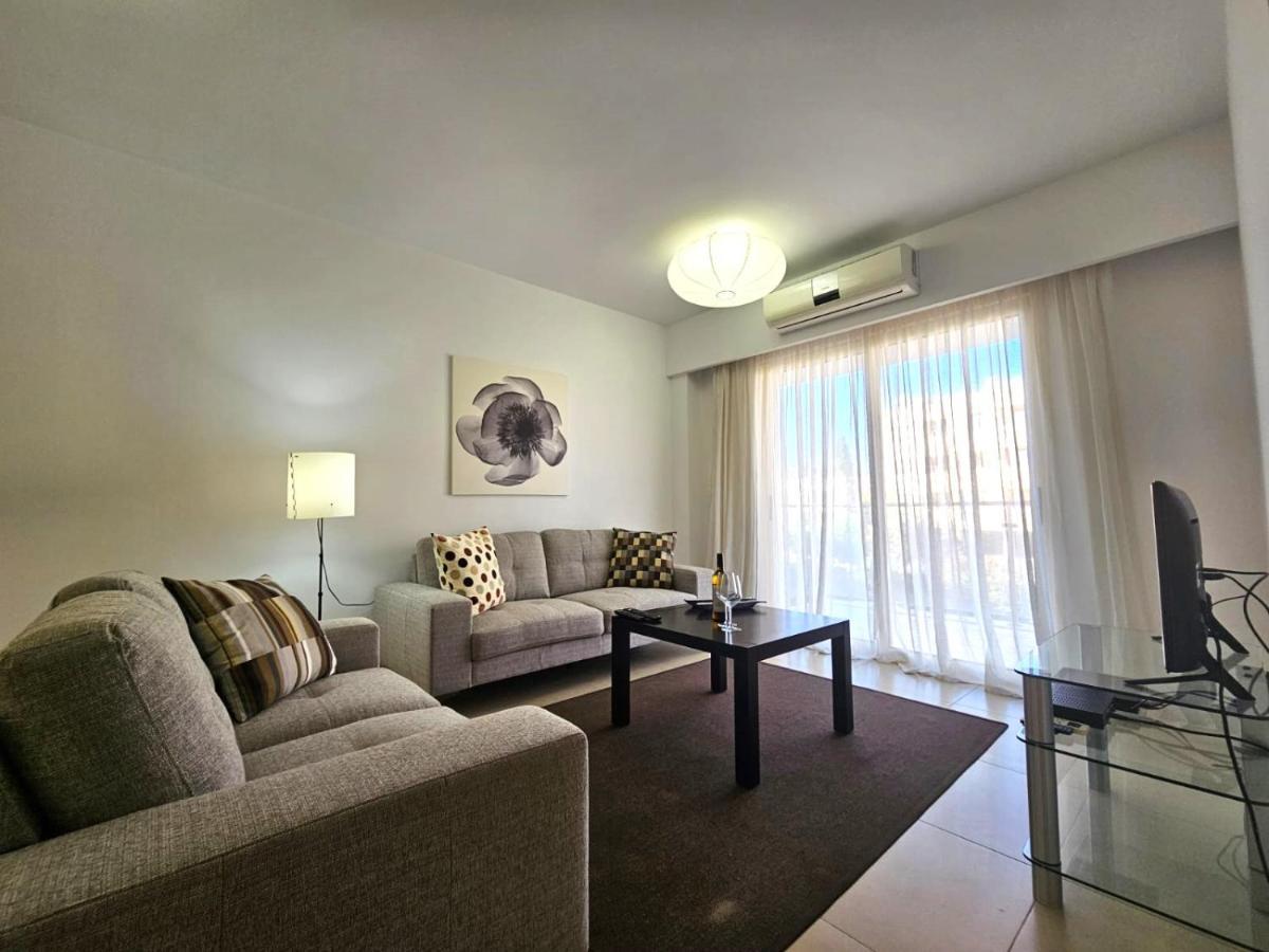 Elysia Park Apartments Пафос Екстериор снимка