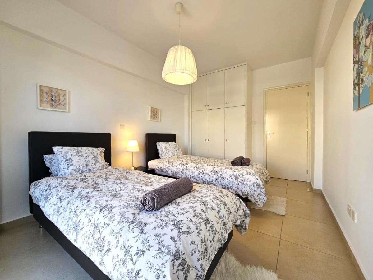 Elysia Park Apartments Пафос Екстериор снимка