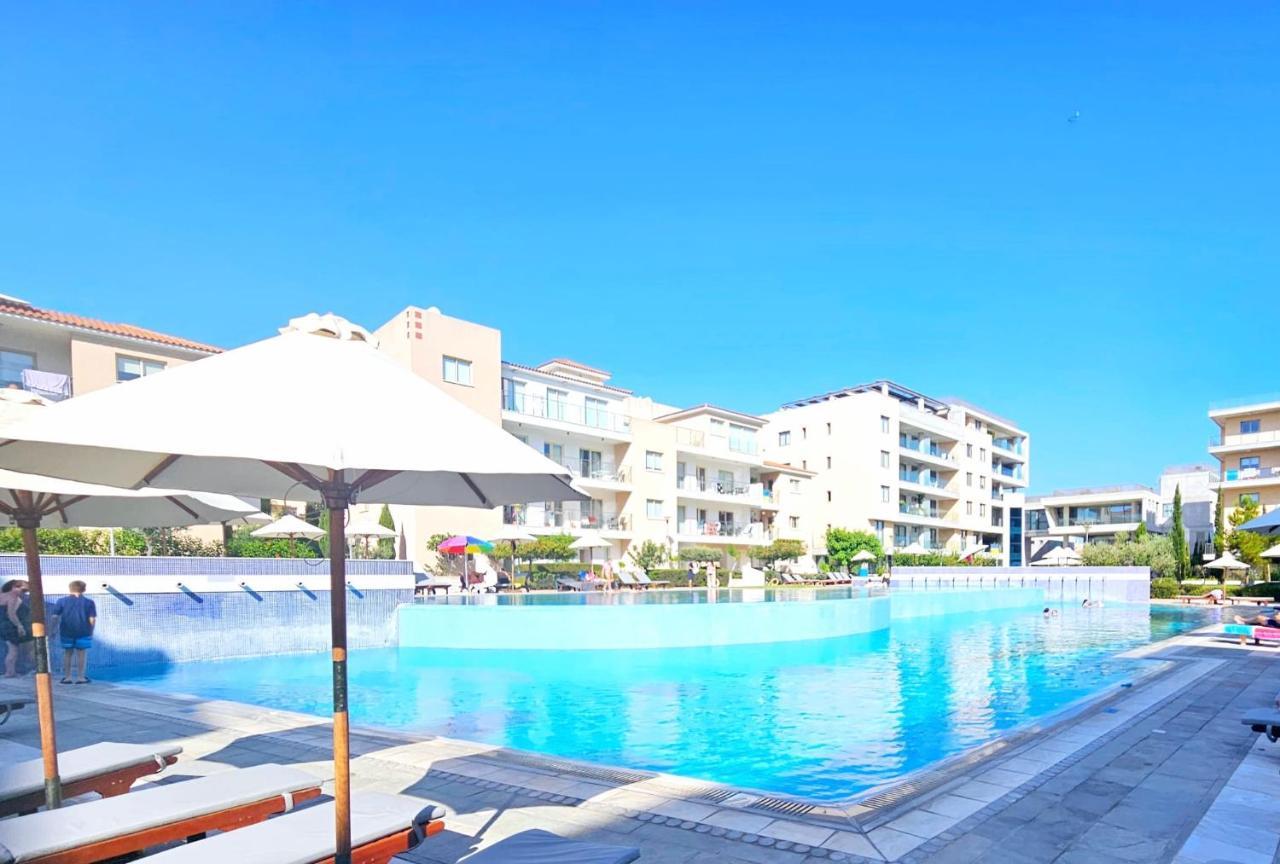 Elysia Park Apartments Пафос Екстериор снимка
