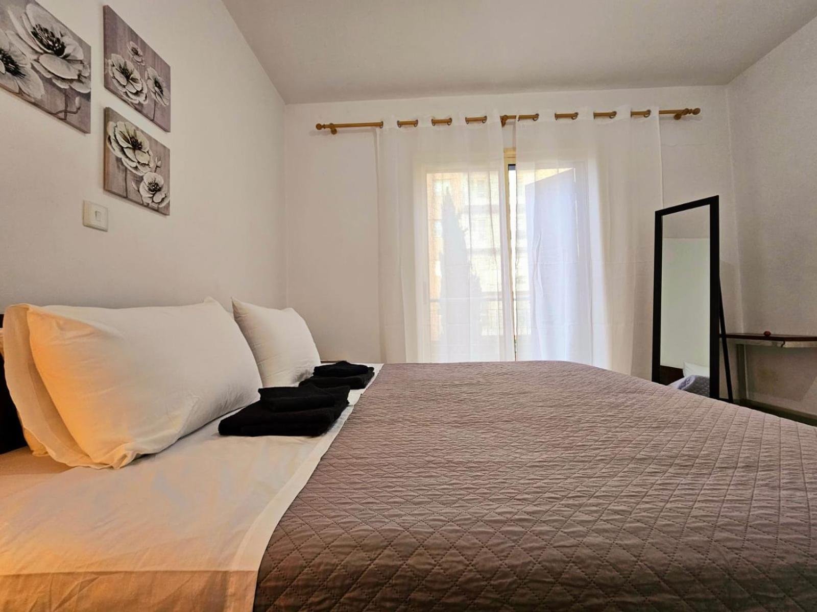 Elysia Park Apartments Пафос Екстериор снимка