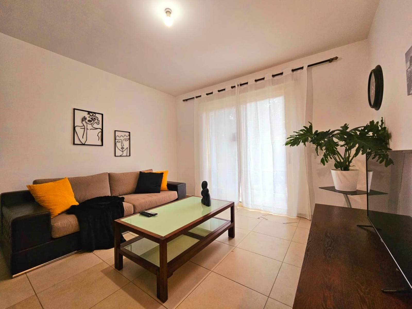 Elysia Park Apartments Пафос Екстериор снимка