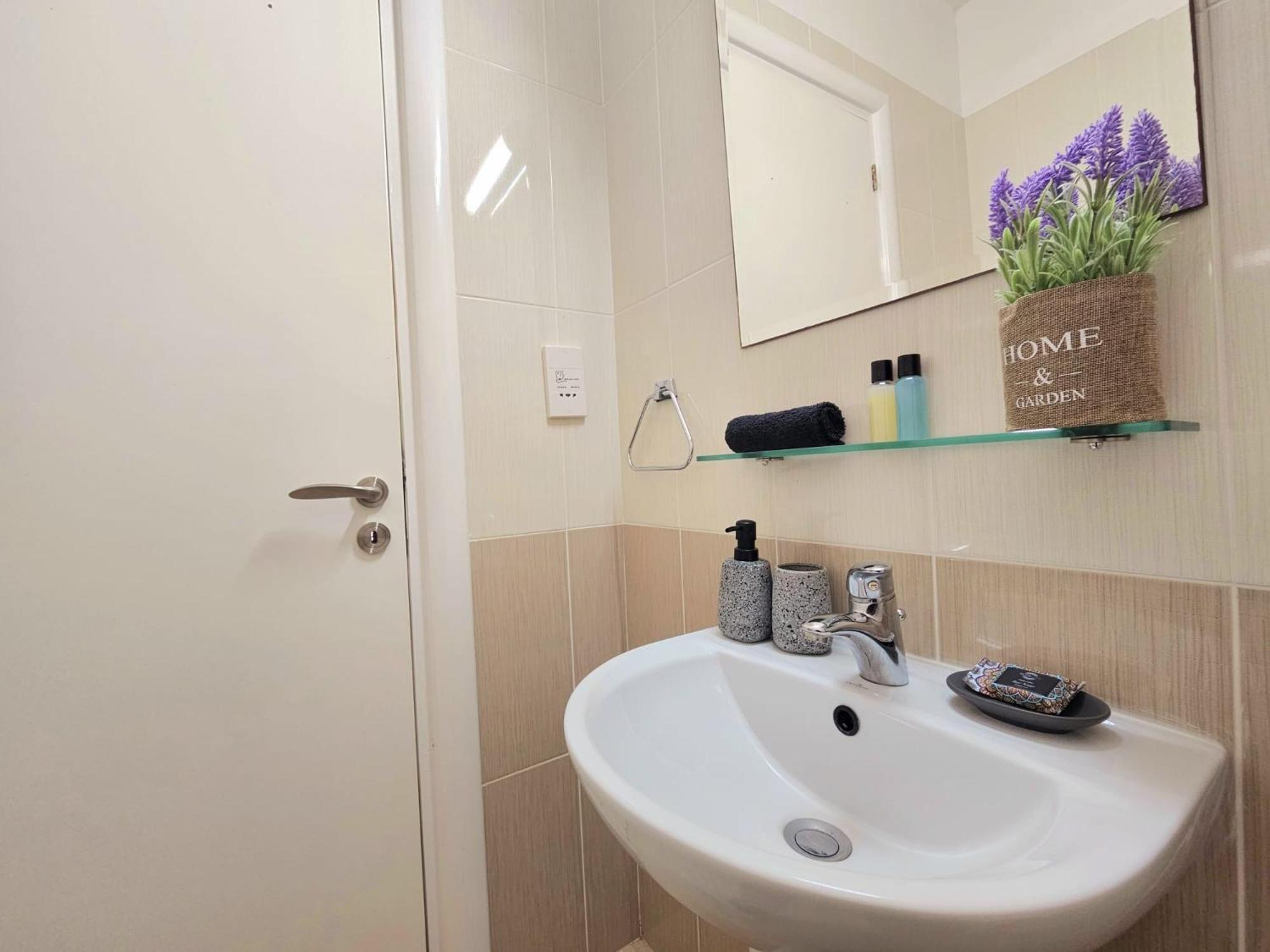 Elysia Park Apartments Пафос Екстериор снимка