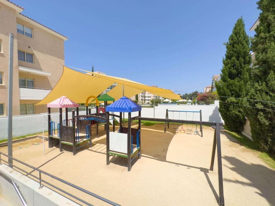 Elysia Park Apartments Пафос Екстериор снимка