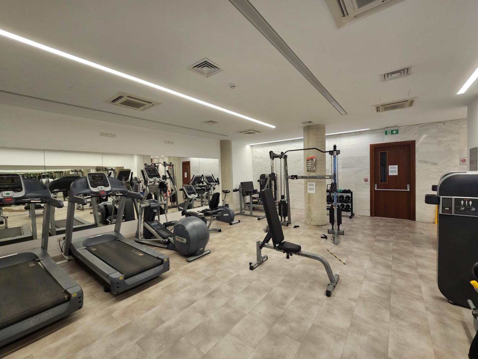 Elysia Park Apartments Пафос Екстериор снимка