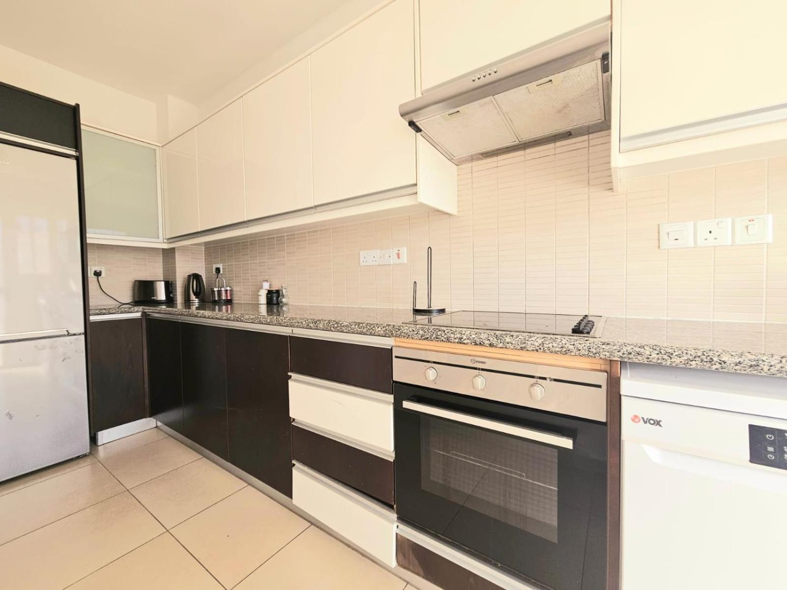 Elysia Park Apartments Пафос Стая снимка
