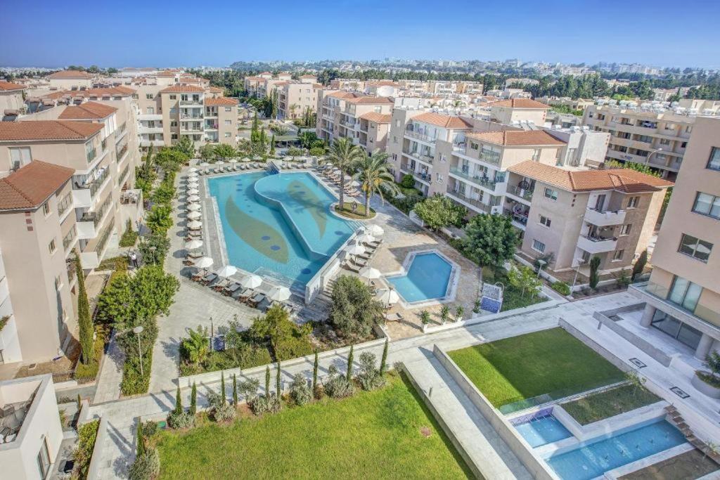 Elysia Park Apartments Пафос Екстериор снимка